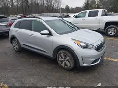 KNDCB3LC2K5245418 2019 KIA NIRO