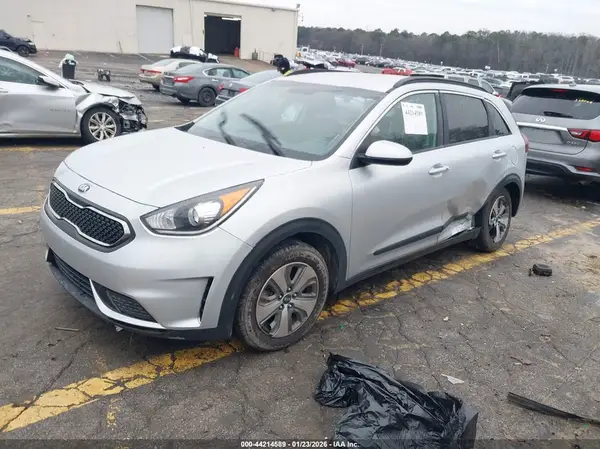 KNDCB3LC2K5245418 2019 KIA NIRO - Image 2