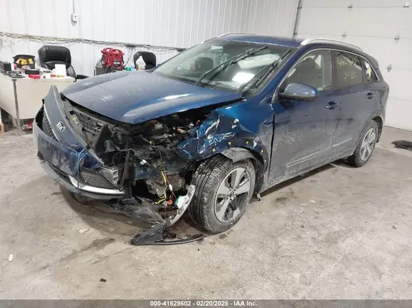 KNDCB3LC2K5250165 2019 KIA NIRO - Image 2