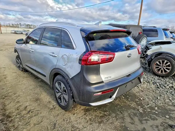 KNDCB3LC2K5250540 2019 KIA NIRO - Image 2