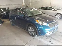 KNDCB3LC2K5250683 2019 KIA NIRO