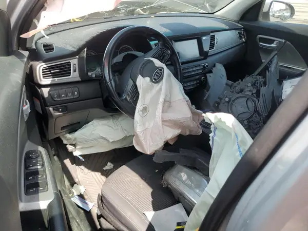 KNDCB3LC2K5251073 2019 KIA NIRO - Image 8
