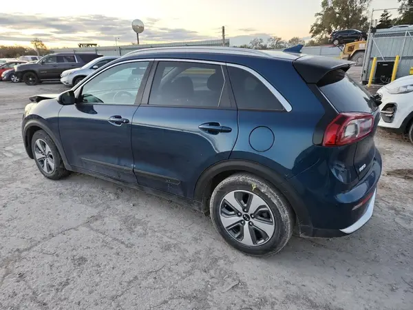 KNDCB3LC2K5255382 2019 KIA NIRO - Image 2