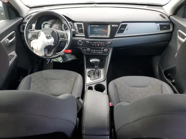 KNDCB3LC2K5255415 2019 KIA NIRO - Image 8