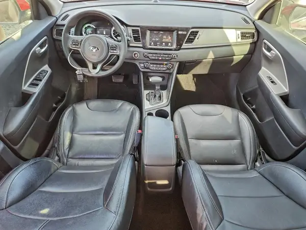 KNDCB3LC2K5256144 2019 KIA NIRO - Image 8