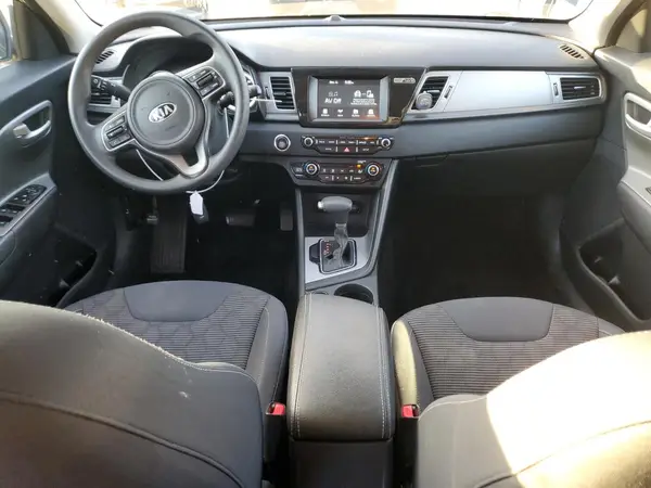 KNDCB3LC2K5257567 2019 KIA NIRO - Image 8