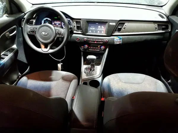 KNDCB3LC2K5257715 2019 KIA NIRO - Image 8