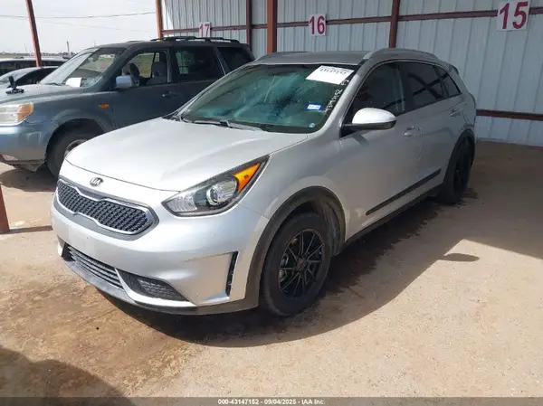KNDCB3LC2K5259304 2019 KIA NIRO - Image 2
