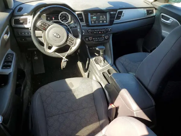 KNDCB3LC2K5262154 2019 KIA NIRO - Image 8