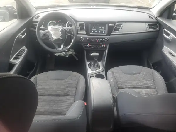 KNDCB3LC2K5264423 2019 KIA NIRO - Image 8