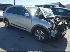 KNDCB3LC2K5266480 2019 KIA NIRO