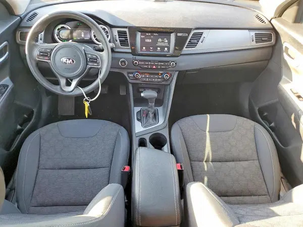 KNDCB3LC2K5284266 2019 KIA NIRO - Image 8