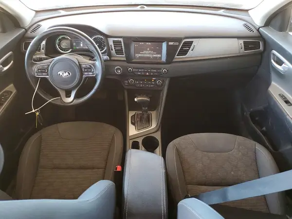 KNDCB3LC2K5290083 2019 KIA NIRO - Image 8