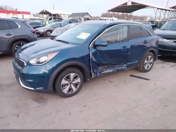 KNDCB3LC2K5293517 2019 KIA NIRO - Image 2