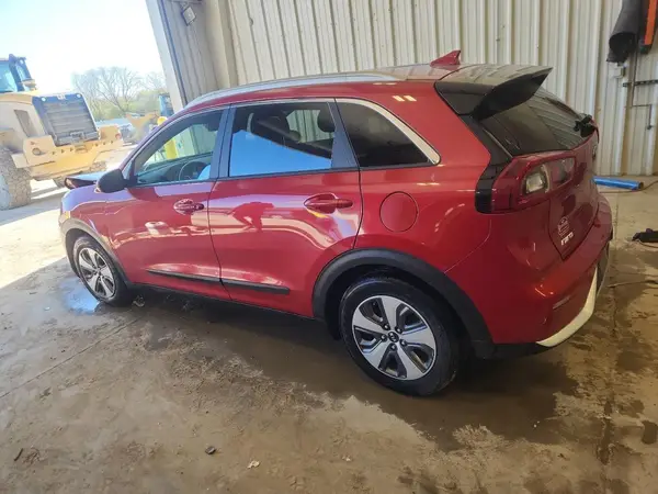 KNDCB3LC2K5299866 2019 KIA NIRO - Image 2
