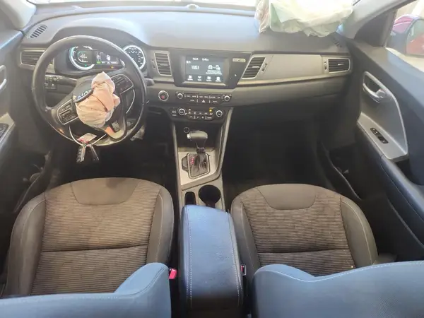 KNDCB3LC2K5299866 2019 KIA NIRO - Image 8