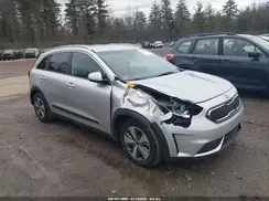 KNDCB3LC2K5302734 2019 KIA NIRO