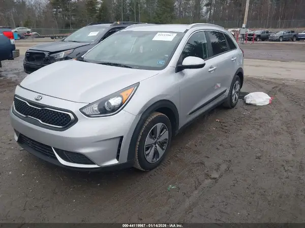 KNDCB3LC2K5302734 2019 KIA NIRO - Image 2