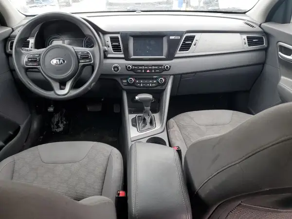 KNDCB3LC2K5304600 2019 KIA NIRO - Image 8