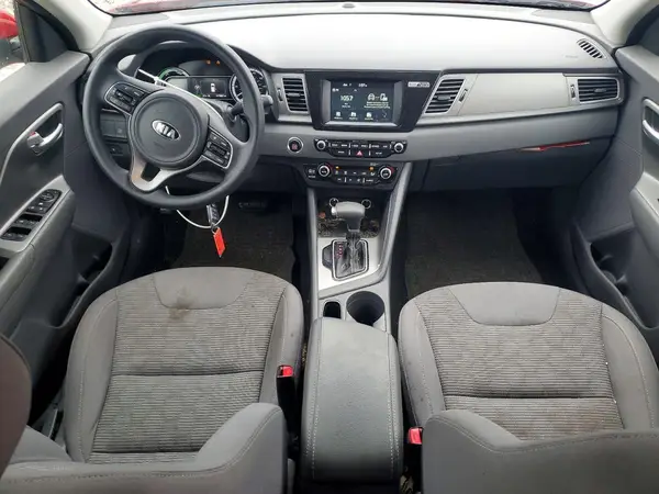 KNDCB3LC2K5305245 2019 KIA NIRO - Image 8