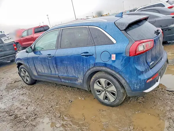 KNDCB3LC2K5336236 2019 KIA NIRO - Image 2