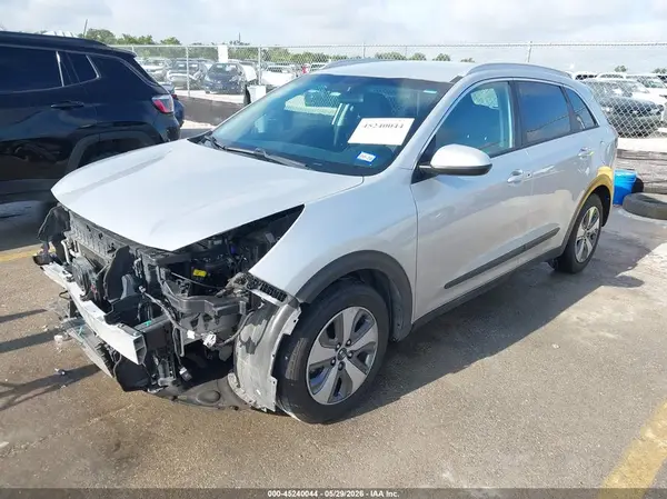 KNDCB3LC2K5336768 2019 KIA NIRO - Image 2