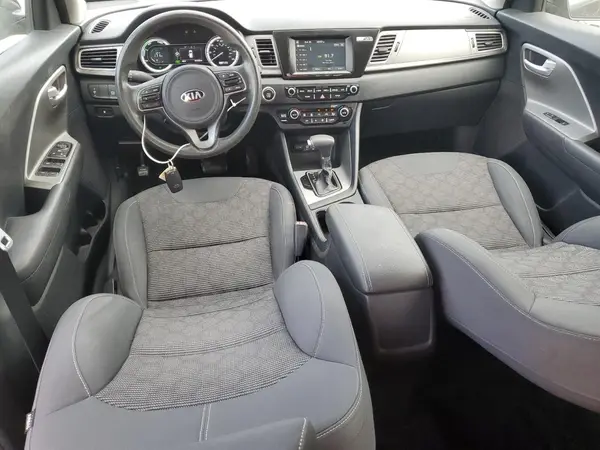 KNDCB3LC2K5338701 2019 KIA NIRO - Image 8
