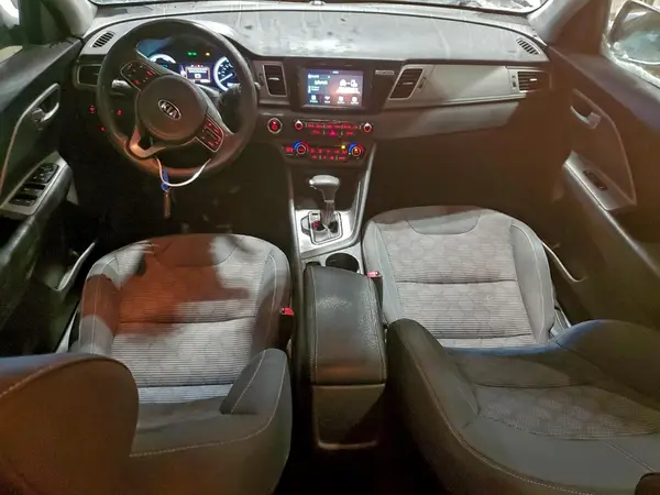 KNDCB3LC2K5341159 2019 KIA NIRO - Image 8