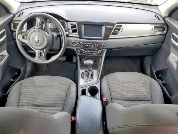 KNDCB3LC2K5351559 2019 KIA NIRO - Image 8