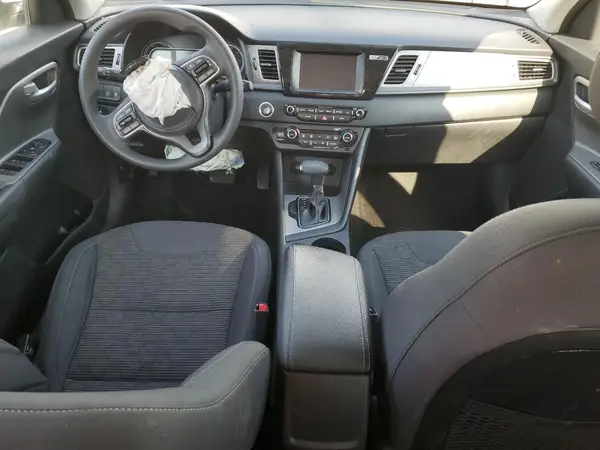 KNDCB3LC2K5353165 2019 KIA NIRO - Image 8