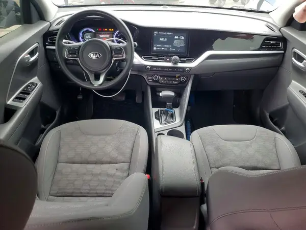KNDCB3LC2L5396907 2020 KIA NIRO - Image 8