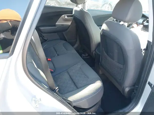 KNDCB3LC2L5396972 2020 KIA NIRO - Image 8