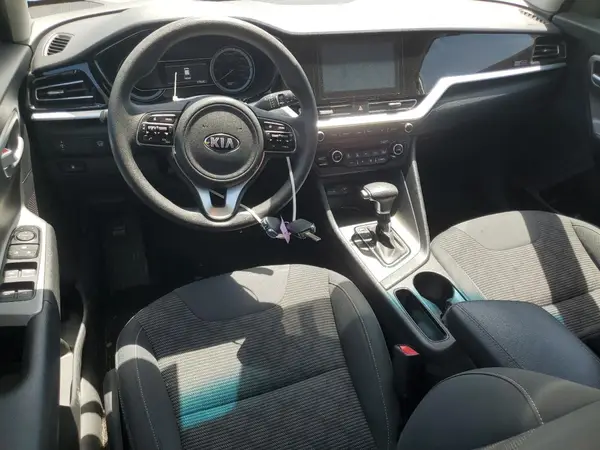 KNDCB3LC2L5425046 2020 KIA NIRO - Image 8