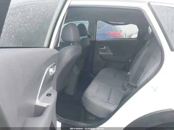 KNDCB3LC2L5435978 2020 KIA NIRO - Image 8
