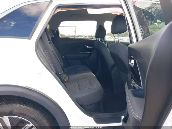 KNDCB3LC2L5436189 2020 KIA NIRO - Image 8