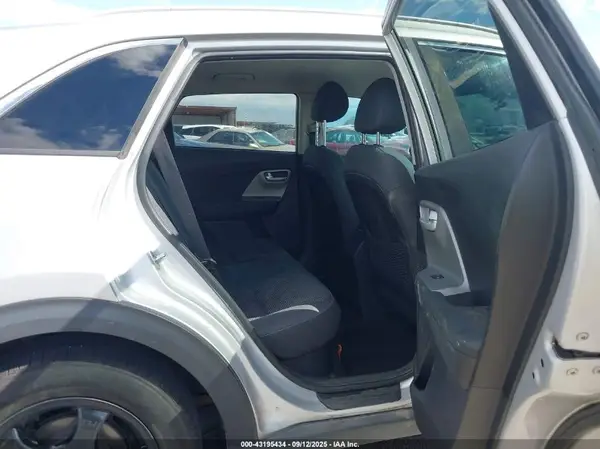KNDCB3LC2L5437956 2020 KIA NIRO - Image 8