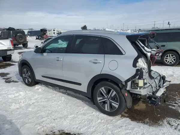 KNDCB3LC2M5470747 2021 KIA NIRO - Image 2