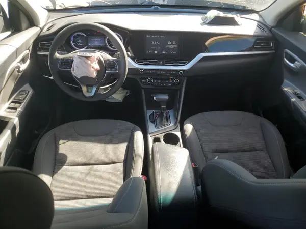 KNDCB3LC2M5475804 2021 KIA NIRO - Image 8