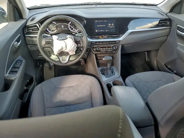 KNDCB3LC2M5479030 2021 KIA NIRO - Image 8
