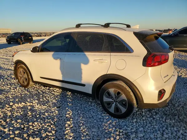 KNDCB3LC2M5480226 2021 KIA NIRO - Image 2