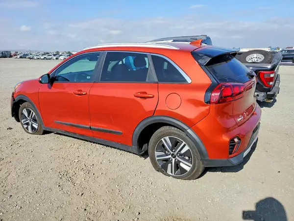 KNDCB3LC2N5499182 2022 KIA NIRO - Image 2