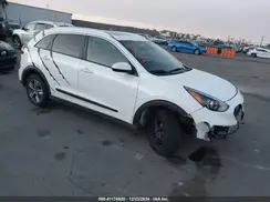 KNDCB3LC2N5499750 2022 KIA NIRO