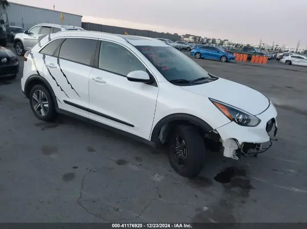 KNDCB3LC2N5499750 2022 KIA NIRO - Image 1