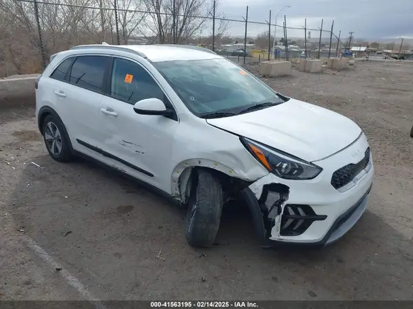 KNDCB3LC2N5500749 2022 KIA NIRO - Image 1