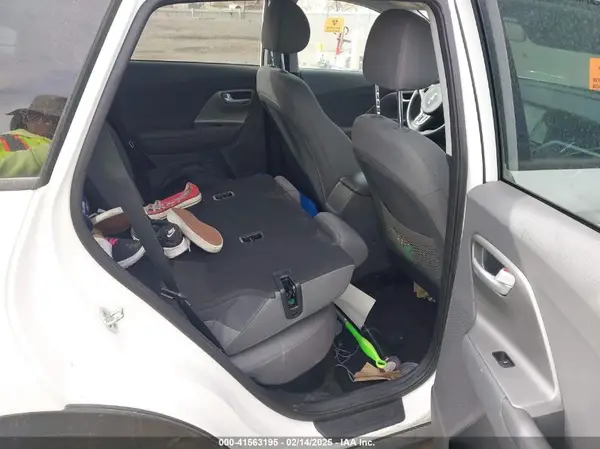 KNDCB3LC2N5500749 2022 KIA NIRO - Image 8