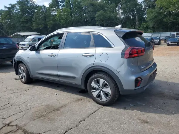 KNDCB3LC2N5506423 2022 KIA NIRO - Image 2