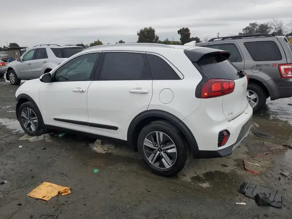 KNDCB3LC2N5510150 2022 KIA NIRO - Image 2