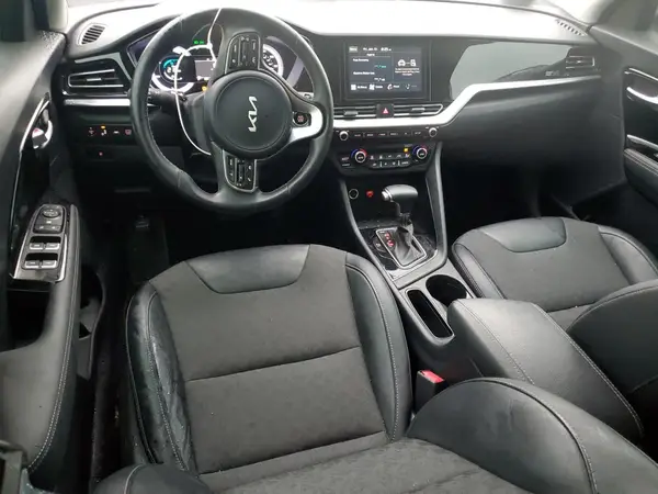 KNDCB3LC2N5510150 2022 KIA NIRO - Image 8