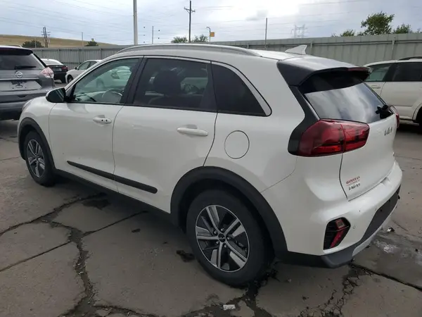 KNDCB3LC2N5512934 2022 KIA NIRO - Image 2