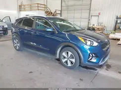 KNDCB3LC2N5532553 2022 KIA NIRO
